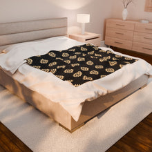 Load image into Gallery viewer, Heifer Aztec Velveteen Plush Blanket, Show Livestock, Heifer, Black 50x60,
